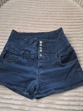High-Waist Dark Blue Denim Shorts - Classic Everyday Style